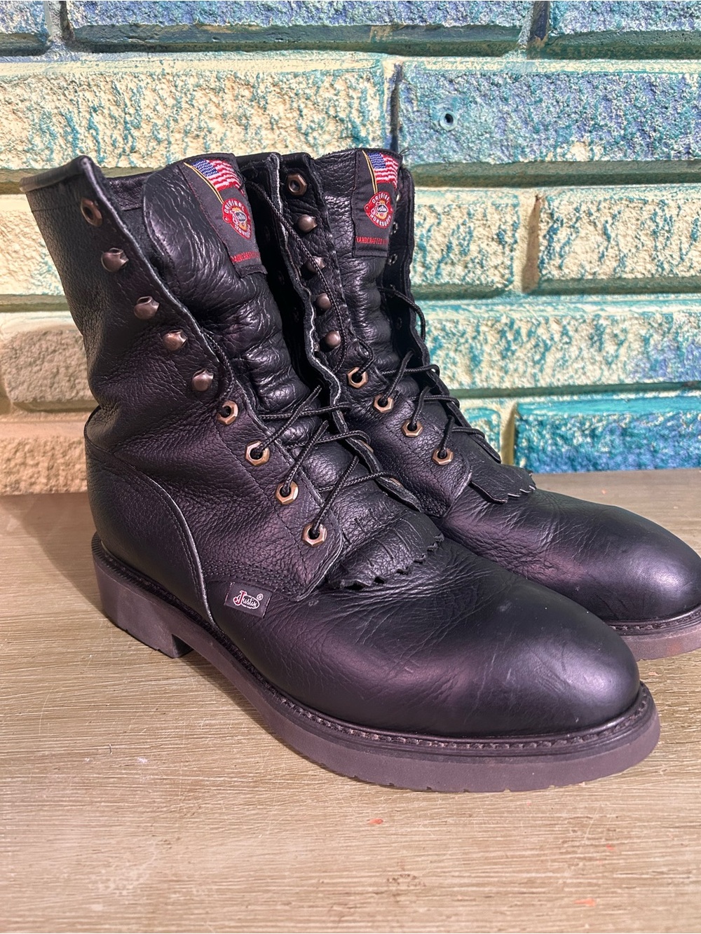 Vintage lace up safety toe Justin men’s work boots size 9.5 EE